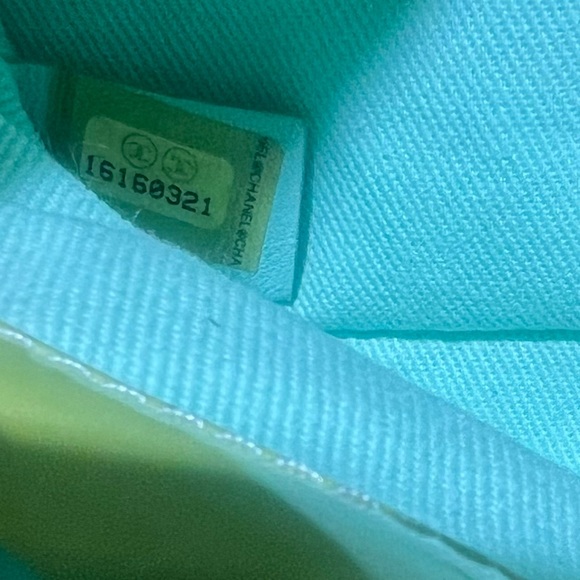 CHANEL Quilted Green Patent Leather Just Mademoiselle Shoulder Bag - Picture 14 of 16